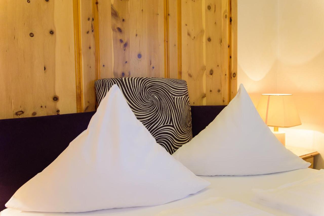 Hotel Bohn Метцинген Экстерьер фото