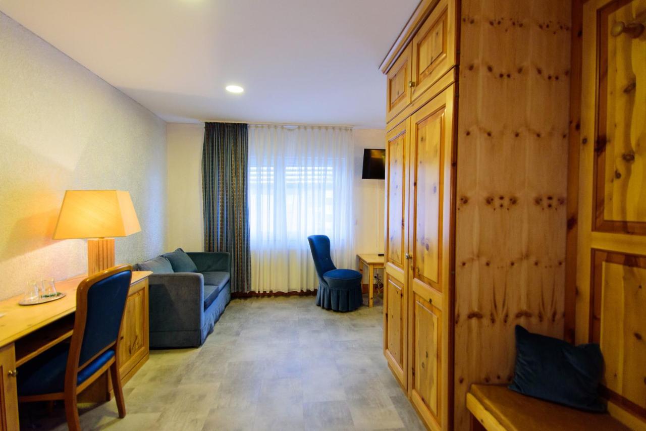 Hotel Bohn Метцинген Экстерьер фото