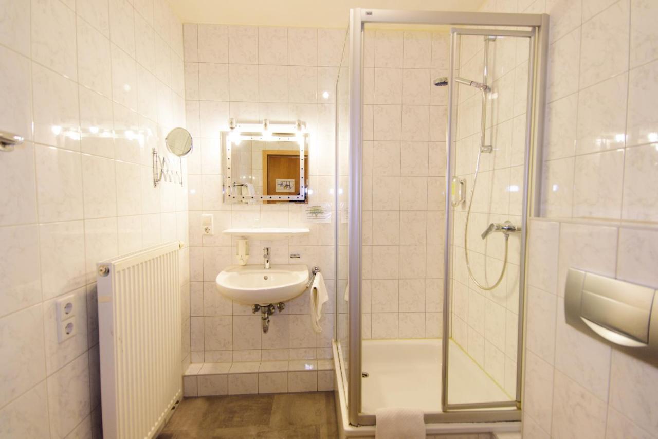 Hotel Bohn Метцинген Экстерьер фото