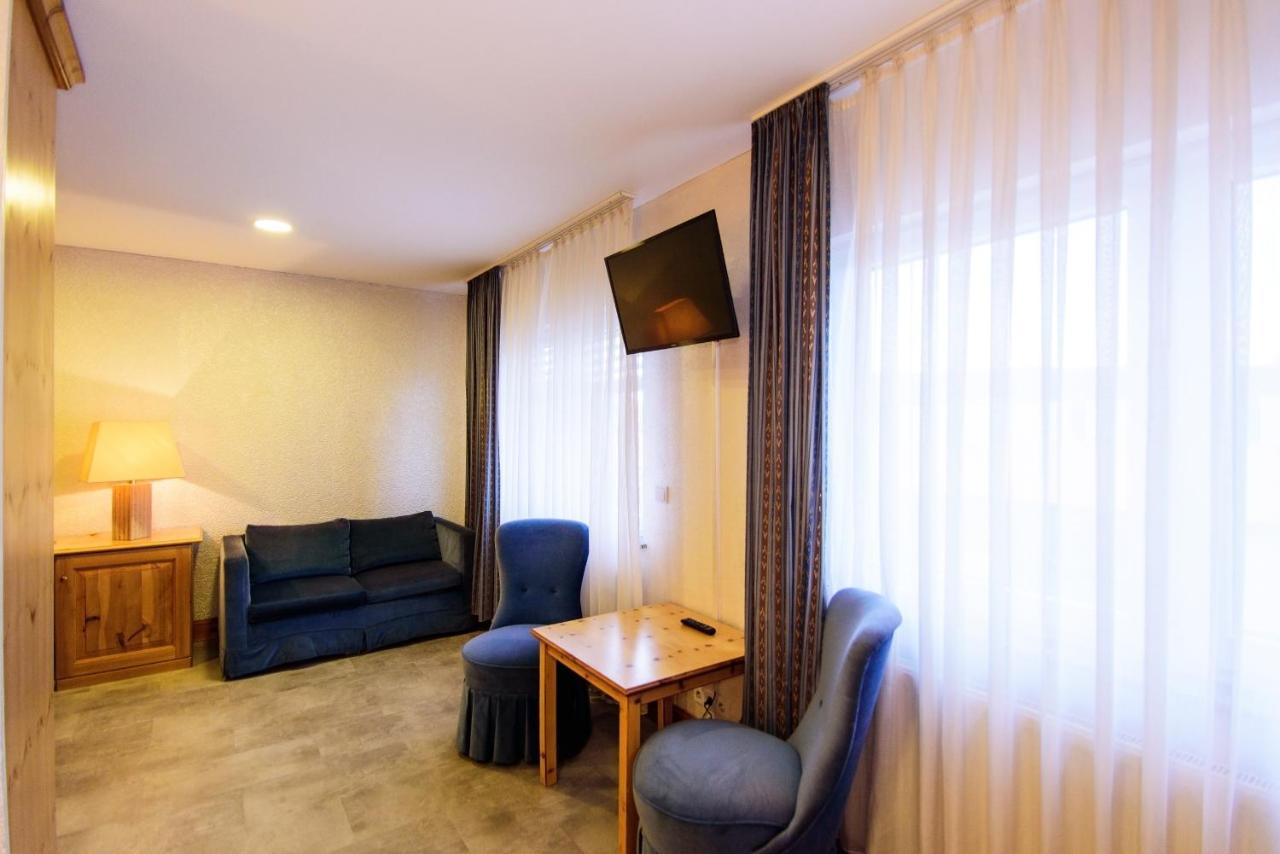 Hotel Bohn Метцинген Экстерьер фото