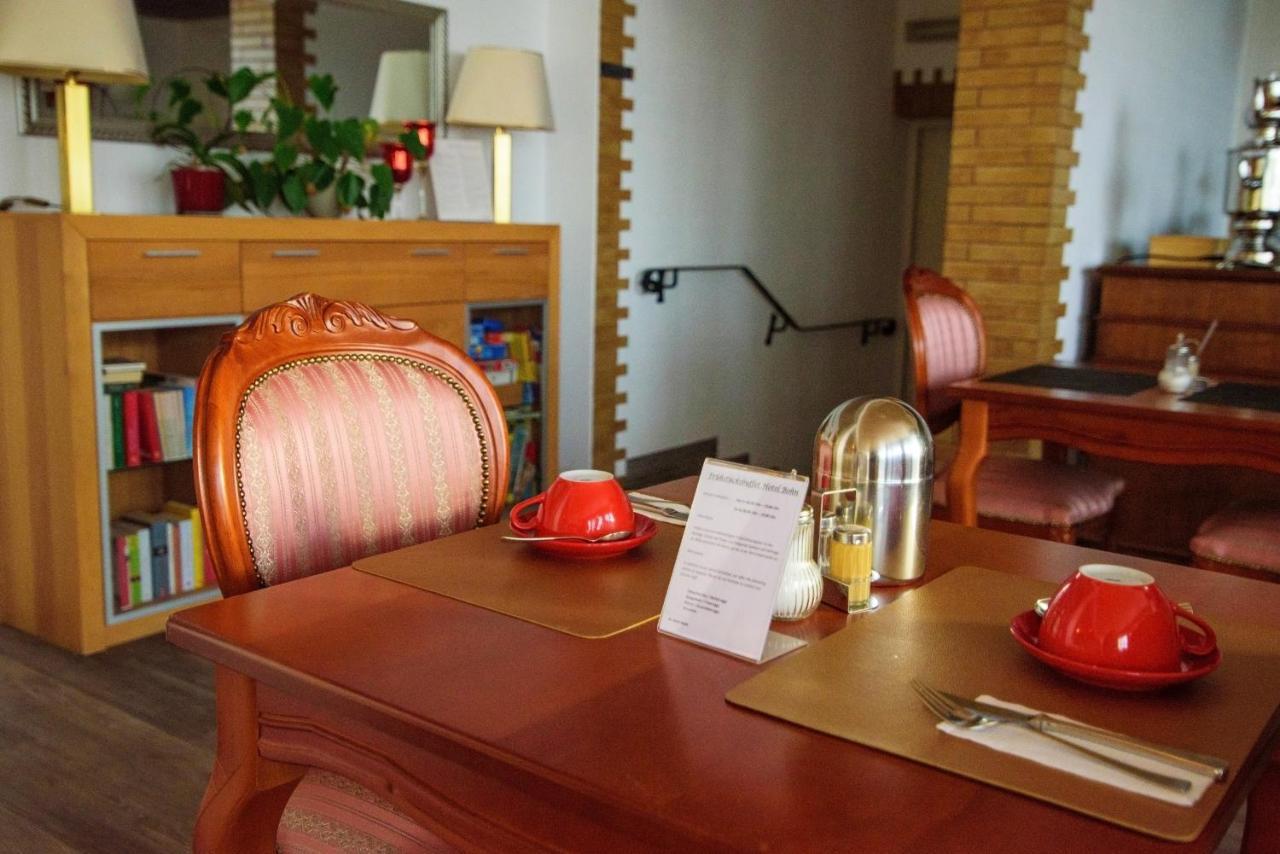Hotel Bohn Метцинген Экстерьер фото