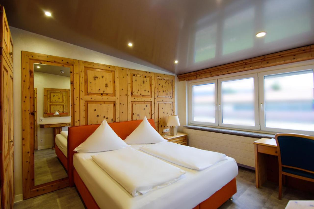 Hotel Bohn Метцинген Экстерьер фото